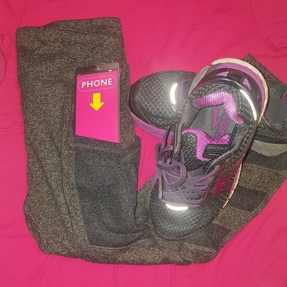 Gray Capri Leggins - Picture 2 of 6